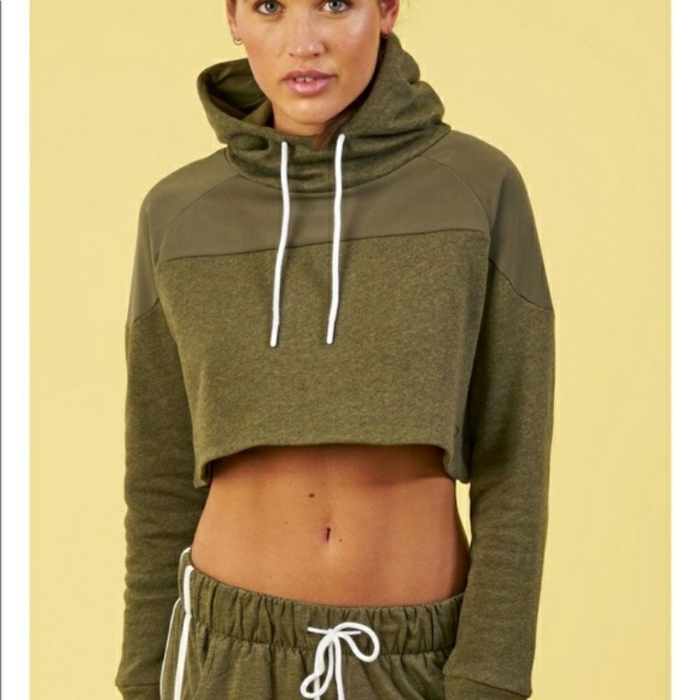 🦈 Nikki B Dark Olive Marl Cropped Surface Hoodie